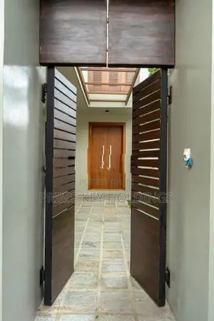 Luxury 3-Story House for Sale in Kesbewa