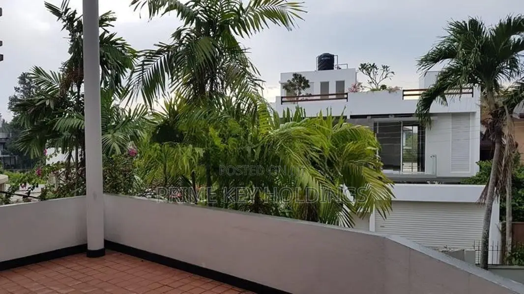 Luxury Family Home for Rent in Battaramulla (HR113)