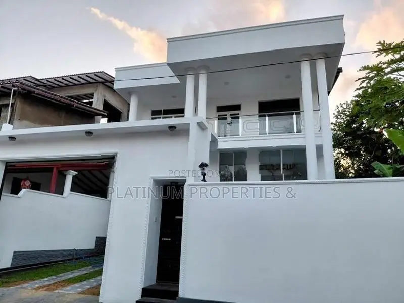 B/New Super Luxury Modern 3-Story House For Sale In Pannipitiya