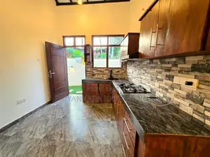 Solid Brand New Mordern House in Diyagama