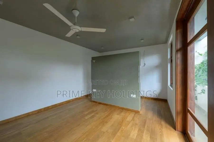 Luxury 3-Story House for Sale in Kesbewa