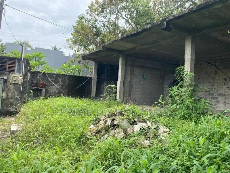 Land with Half Build House for Sale - Boralesgamuwa (#ls2001)
