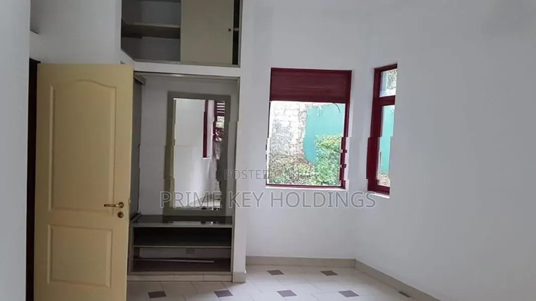 Luxury Family Home for Rent in Battaramulla (HR113)