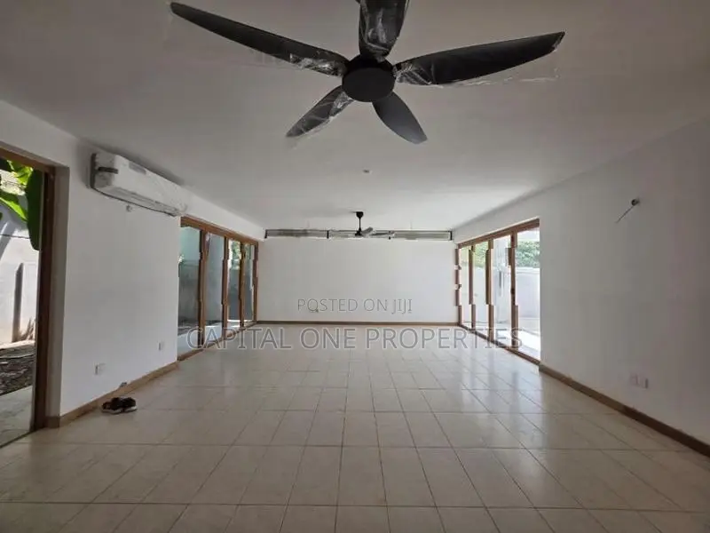 Luxury House For Rent In Gregorys Road Colombo 7 - 3825U