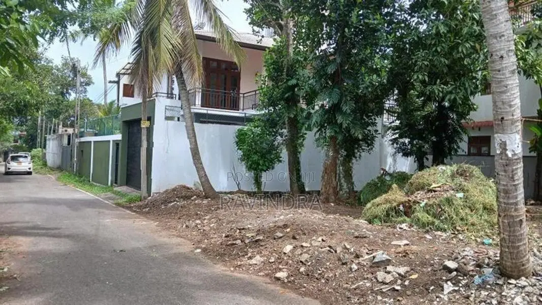 Land for Sale in Neelammahara Road Thappawaththa Maharagama