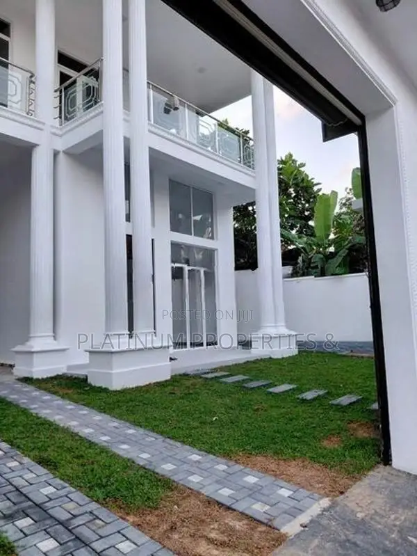 B/New Super Luxury Modern 3-Story House For Sale In Pannipitiya