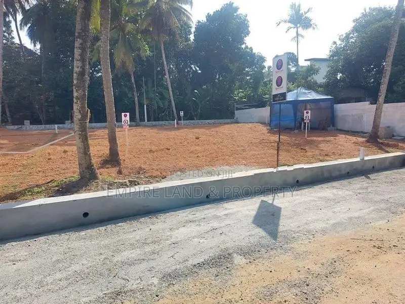 5 Minute to High level Rd Land Plots for Sale in Galawilawatte Homagam