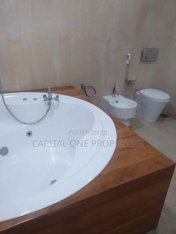 LUXURY HOUSE FOR RENT IN JAWATTA COLOMBO 05 - 2164U