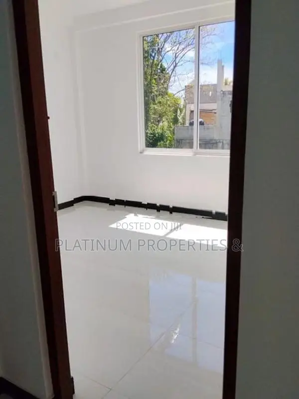 B/New Super Luxury Modern 3-Story House For Sale In Pannipitiya