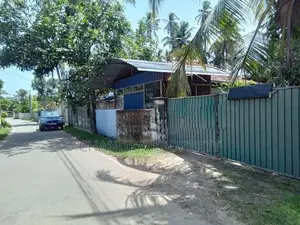 Land with 2 Houses for Sale – Kandana