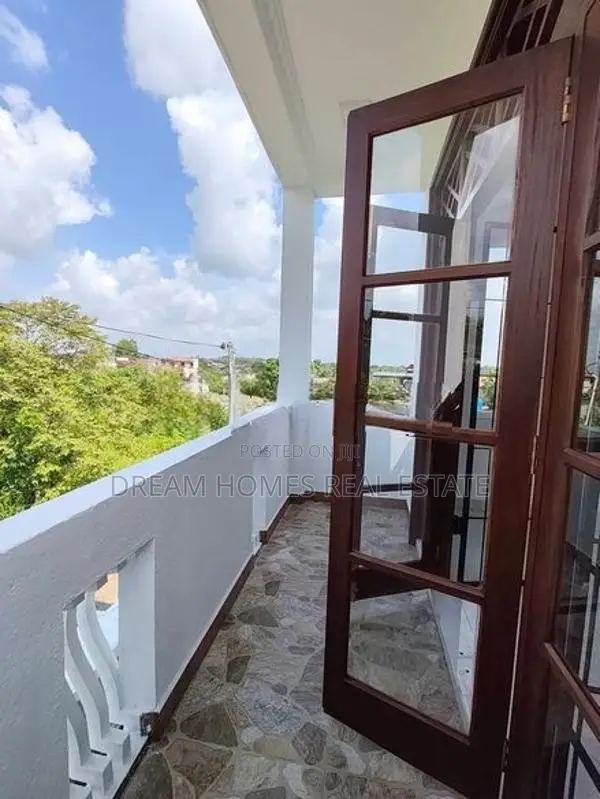 Modern Three Storey Luxury House for Sale in Godagama, Homagama
