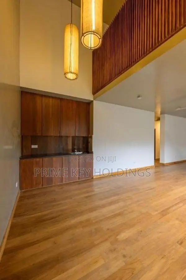 Luxury 3-Story House for Sale in Kesbewa