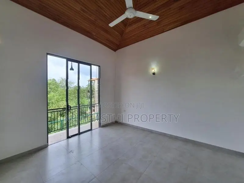 Luxury House for Sale Athurugiriya