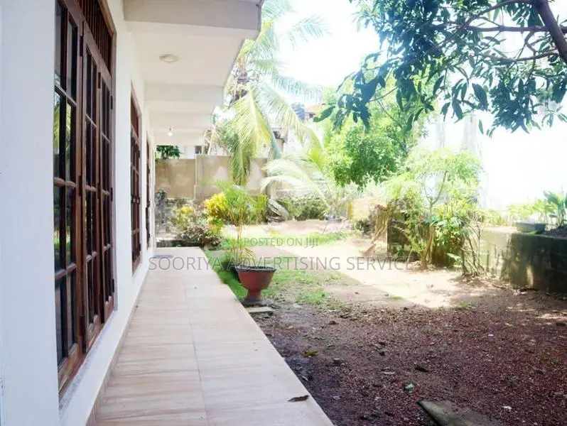 Prime House Close to Thalawathugoda Road