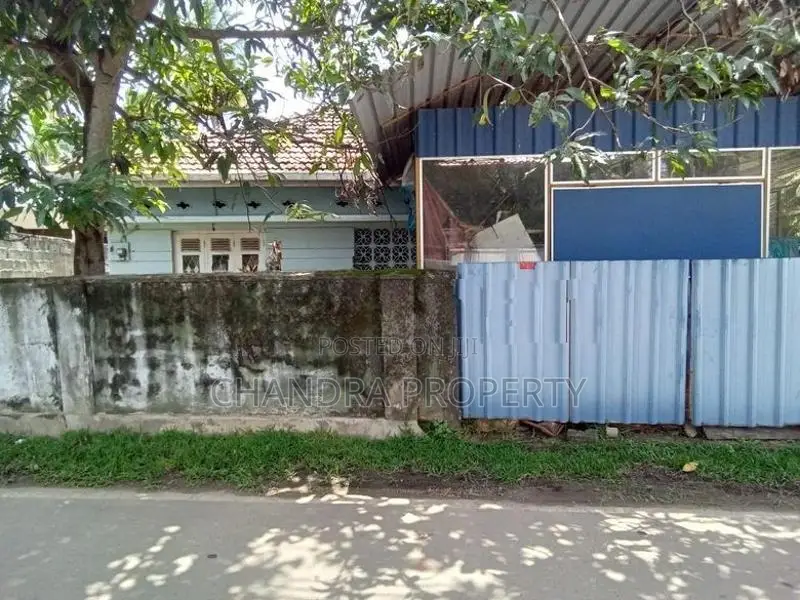 Land with 2 Houses for Sale – Kandana