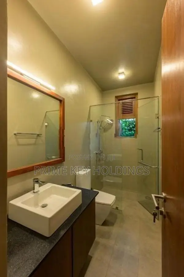Luxury 3-Story House for Sale in Kesbewa