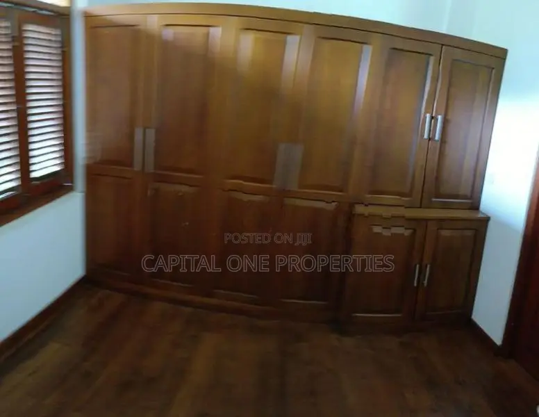 LUXURY HOUSE FOR RENT IN JAWATTA COLOMBO 05 - 2164U