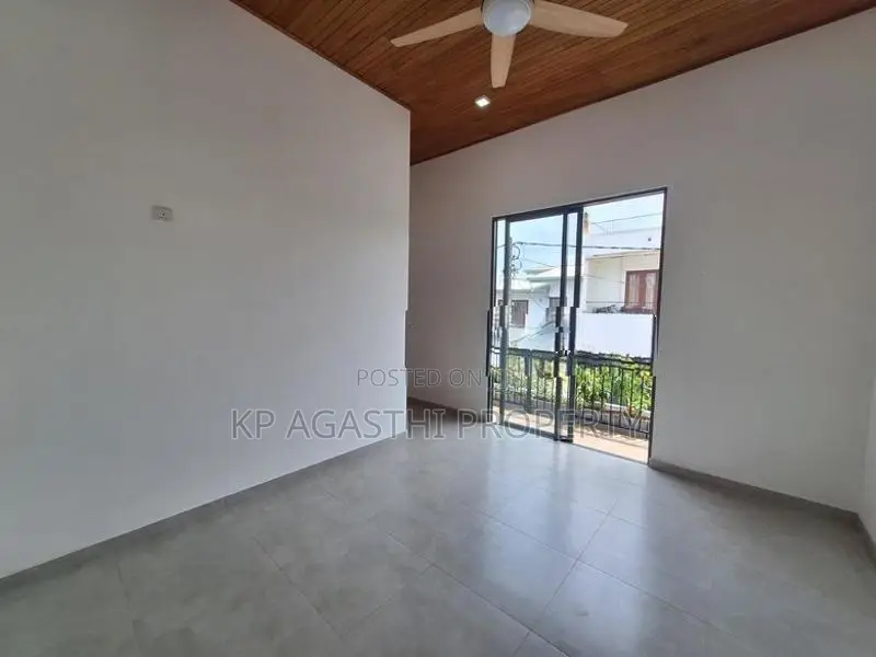 Luxury House for Sale Athurugiriya