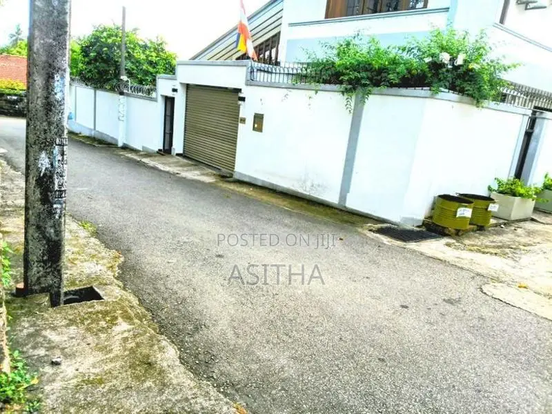 7 Perch Square Land for Sale in Nugegoda