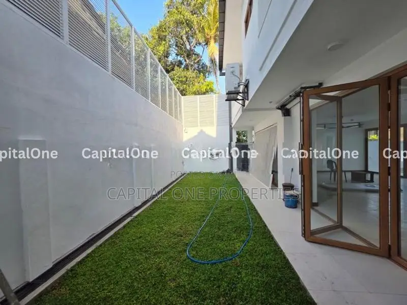 Luxury House For Rent In Gregorys Road Colombo 7 - 3825U