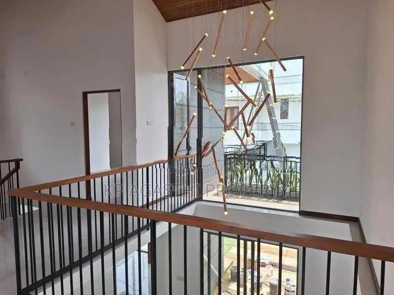 Luxury House for Sale Athurugiriya