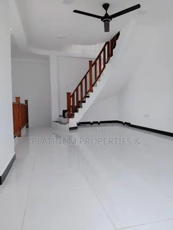 B/New Super Luxury Modern 3-Story House For Sale In Pannipitiya