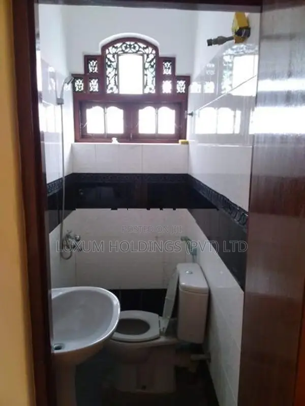 Fully A/C Office For Rent Off Galle Road Colombo 03 [ 1547C ]