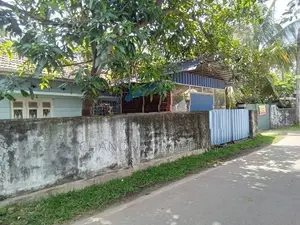 Land with 2 Houses for Sale – Kandana