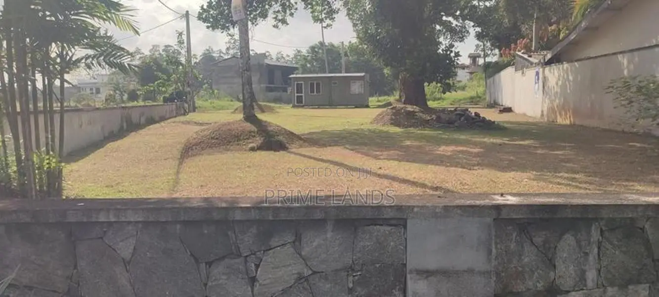 Kottawa , 336 Bus Road Facing Commercial Land for Sale