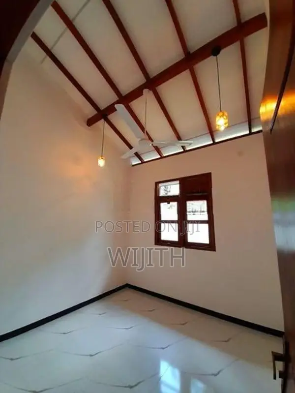 පදිංචි නොමෑති අලුත් තනිමහල් නිවසක් විකිනිමට කොටිටාව පොල්ගස්ඕවිටජෑලියගම