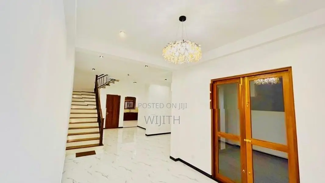 LUXURY BRAND NEW THREE STOREY HOUSE FOR SALE IN MAHARAGAMA £¥987