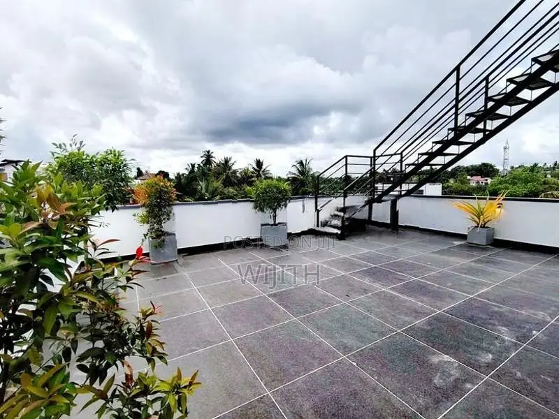 LUXURY BRAND NEW THREE STOREY HOUSE FOR SALE IN MAHARAGAMA £¥987