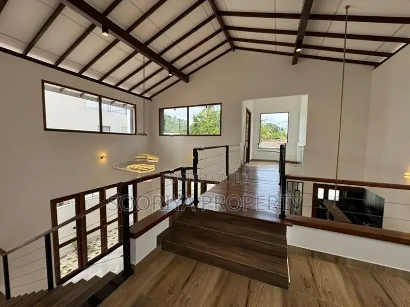 Super Luxury Brand New House for Sale in Piliyandala