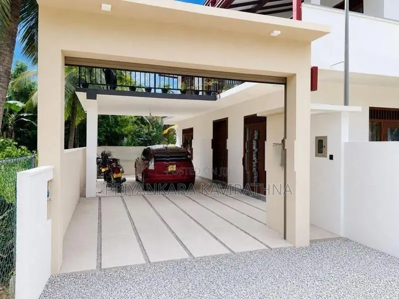 12 Perches - Mordern 2 Storied Luxury House in Liyanagoda