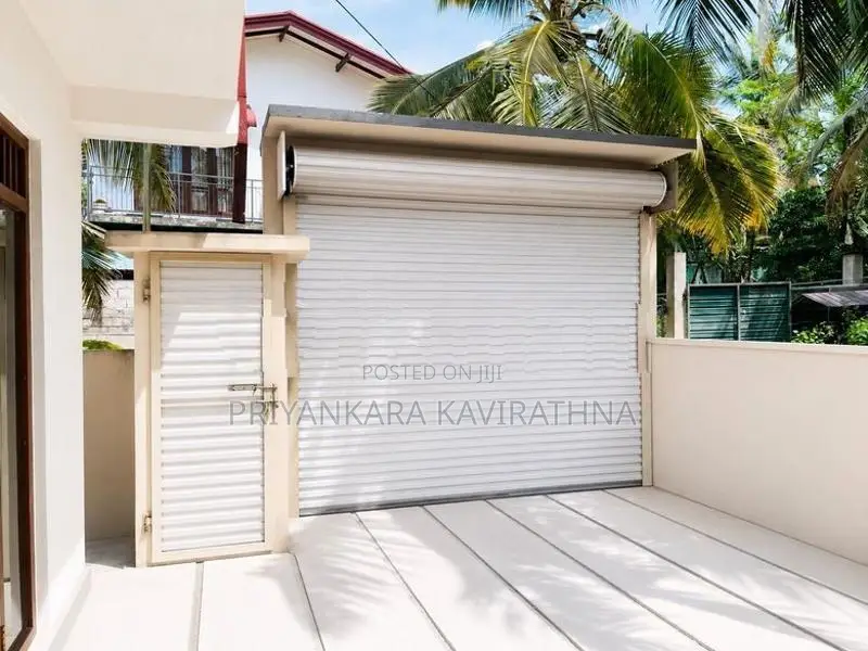 12 Perches - Mordern 2 Storied Luxury House in Liyanagoda