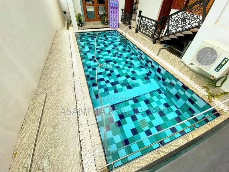 [ASM12] Luxury House with Swimming Pool for Sale at Thalawathugoda