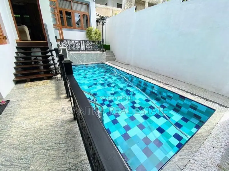 [ASM12] Luxury House with Swimming Pool for Sale at Thalawathugoda