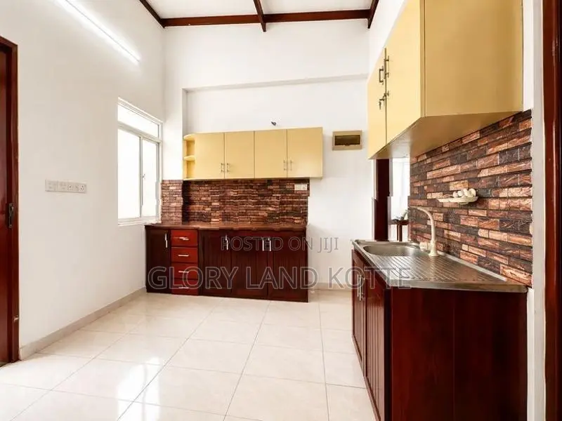 Upstair House in Nugegoda for Rent