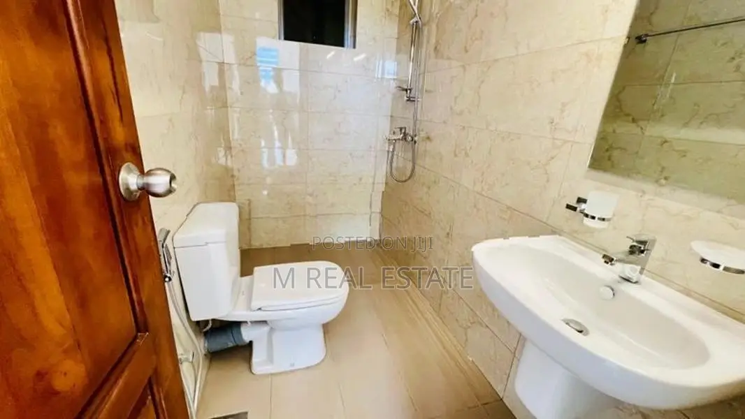 03 Bedrooms Luxury New Apartment Sale In Wellawatte, Colombo 06