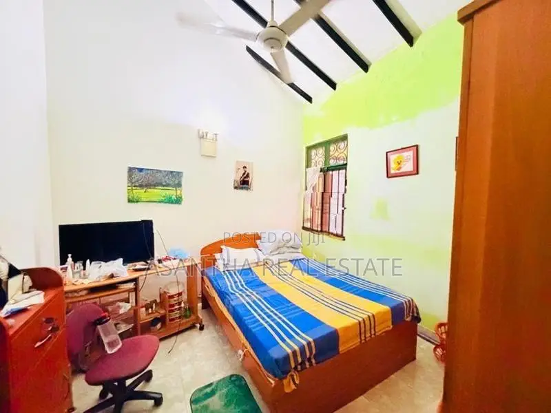 11.2 P With Single Storey House Sale At Jaya Road Udahamulla Nugegoda