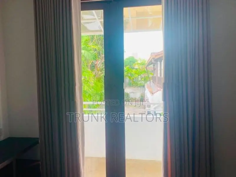 Horton Place 04BR House For Rent (NK11566)Colombo 07