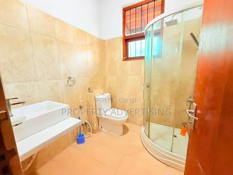 Battaramulla Wickramasinghapura Luxury House for Sale in Prime Locatio