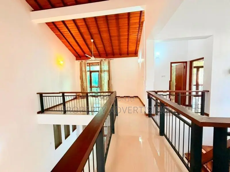 Battaramulla Wickramasinghapura Luxury House for Sale in Prime Locatio