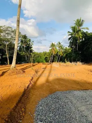 Valuable Land for Sale Near the Kandy Road in Yakkala