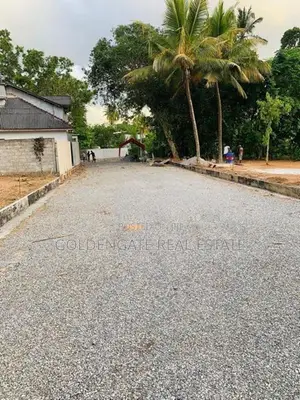Valuable Land for Sale Near the Kandy Road in Yakkala