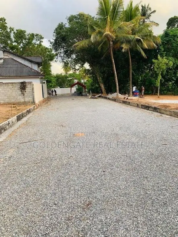 Valuable Land for Sale Near the Kandy Road in Yakkala