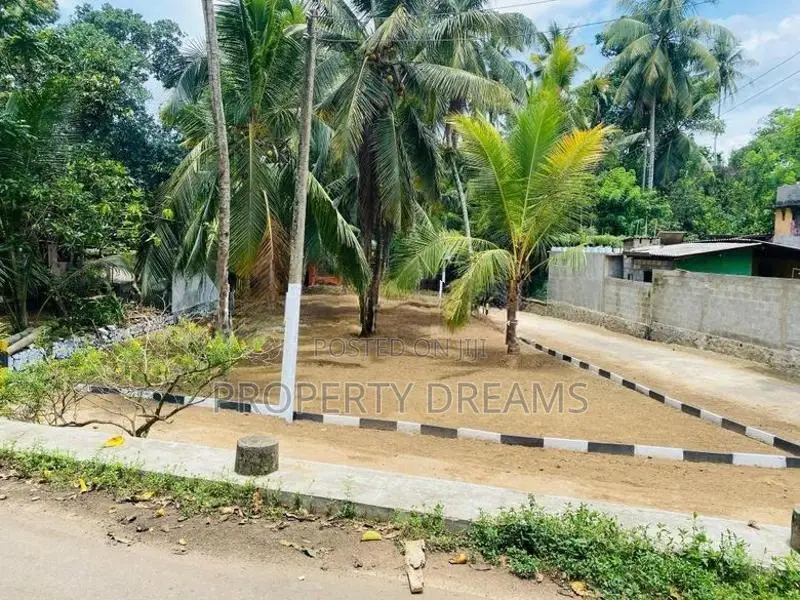 Valuable Residential Land Available Athurugiriya