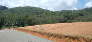 ඉඩමක් හංවැල්ල