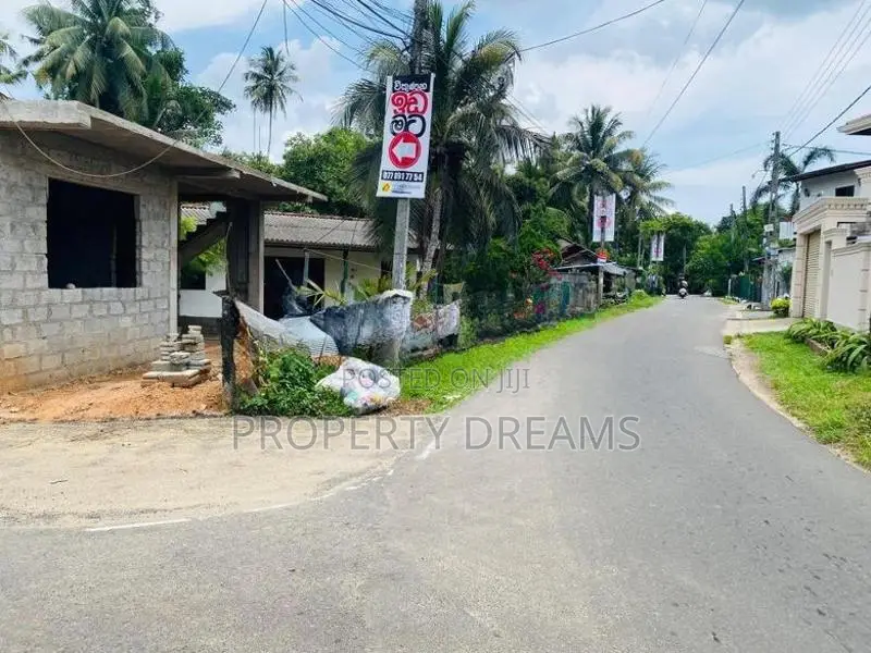 Valuable Residential Land Available Athurugiriya