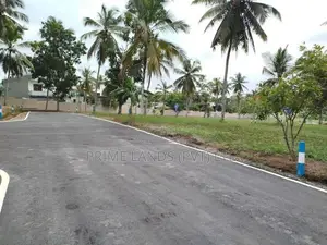 පොල්ගස්ඕවිට හන්දියට ආසන්නව බිම් කොටස් විකිණීමට
